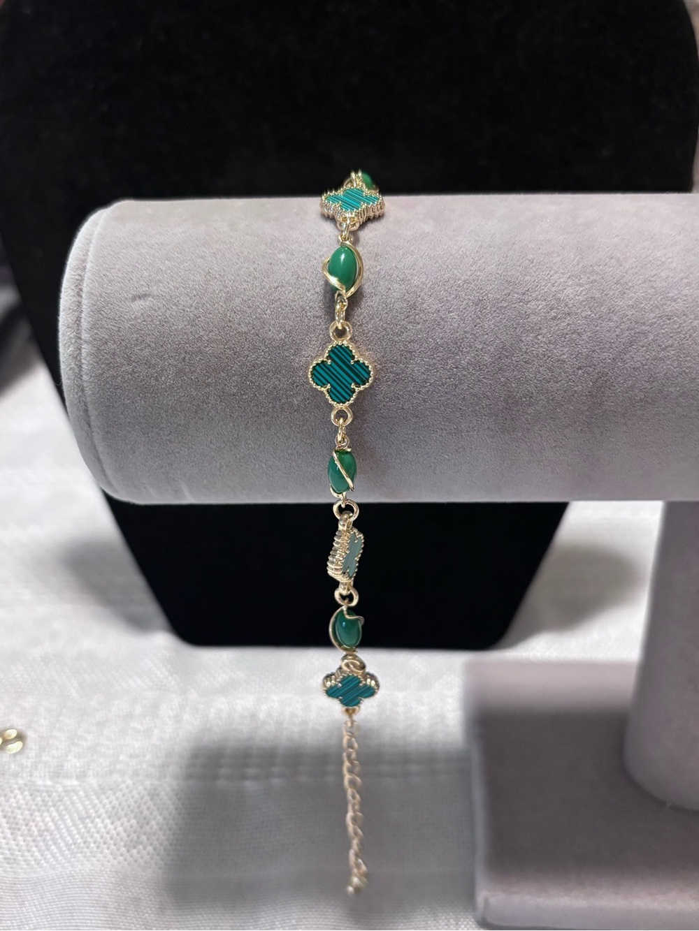 Green Clover-Link Gold Tone Bracelet - Women Jewelry
